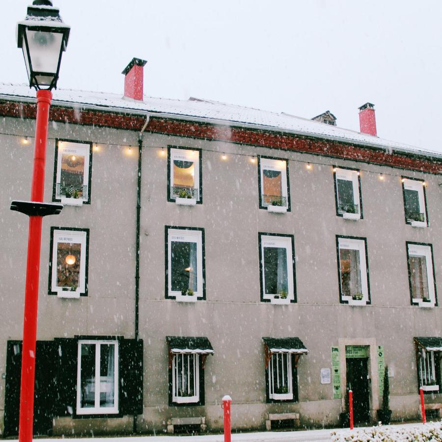 Eau Berges Hostel Val-de-Sos Bagian luar foto