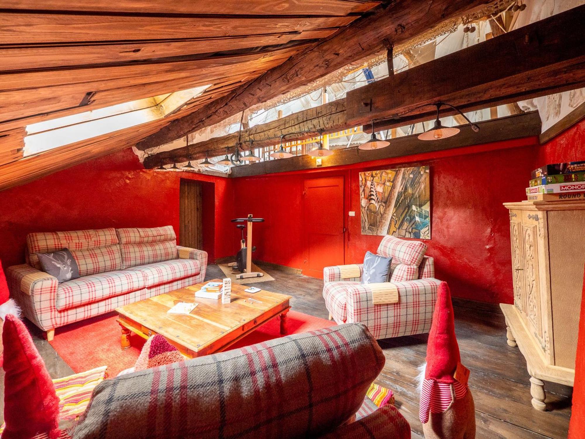 Eau Berges Hostel Val-de-Sos Bagian luar foto
