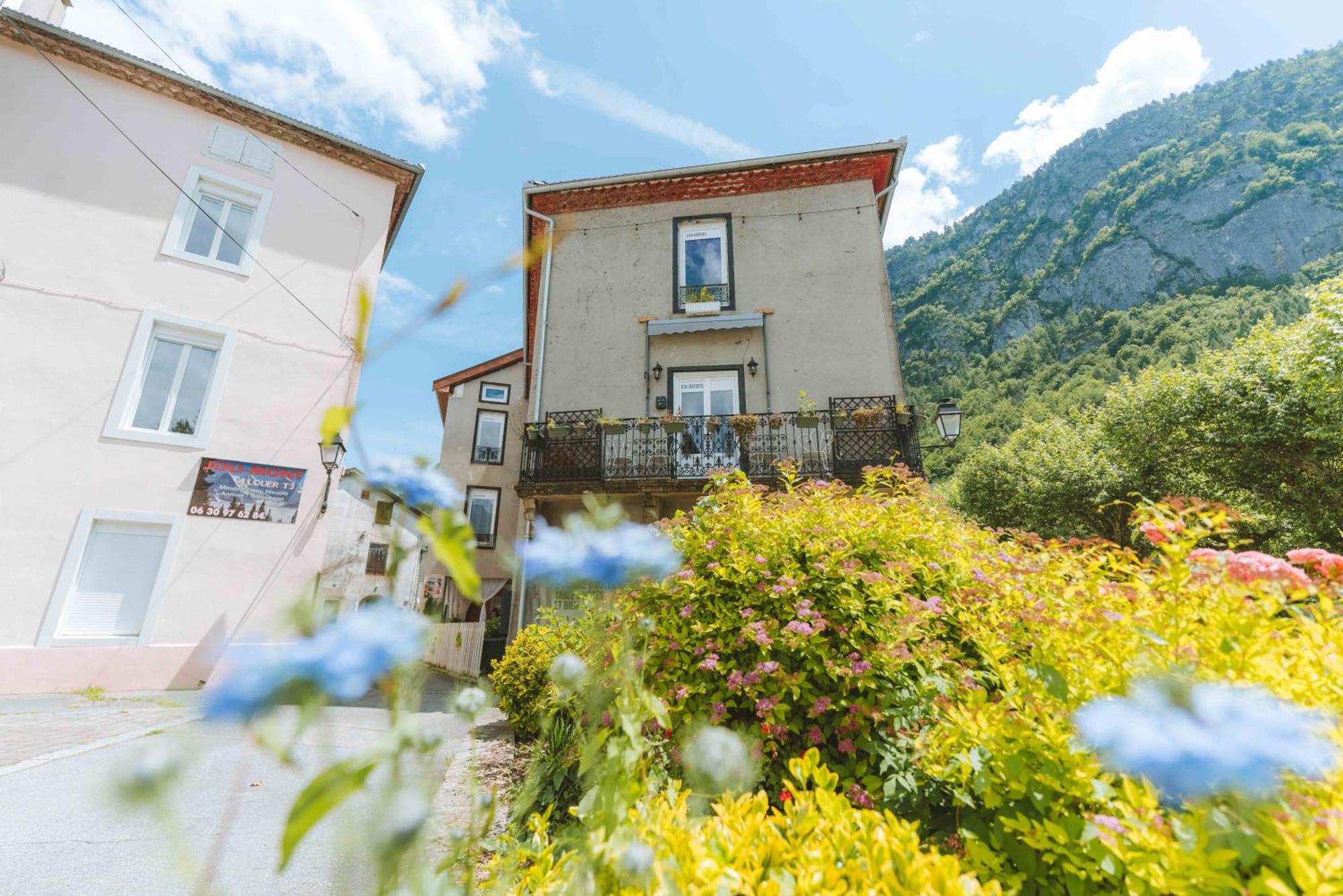 Eau Berges Hostel Val-de-Sos Bagian luar foto
